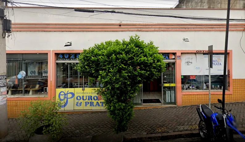 Fachada da Ourivesaria e Óptica Ouro e Prata